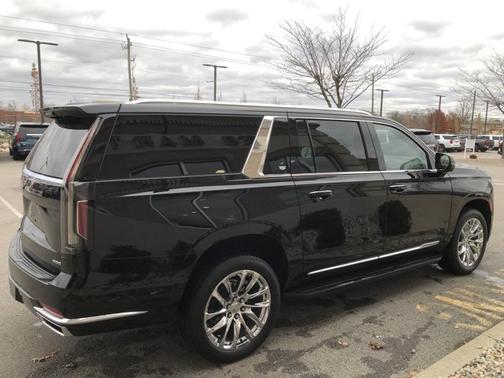 2023 Cadillac Escalade ESV 4WD Premium Luxury