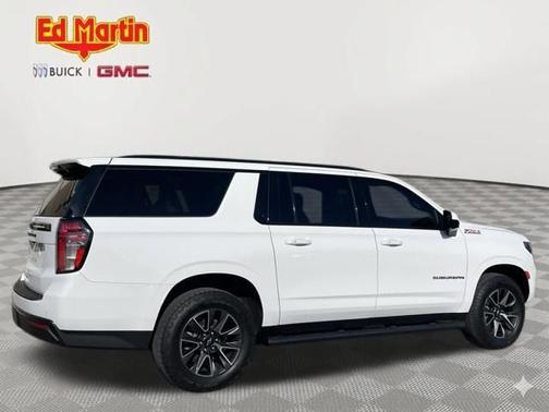 Summit White 2021 Chevrolet Suburban Z71