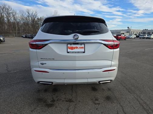 White Frost Tricoat 2021 Buick Enclave Avenir