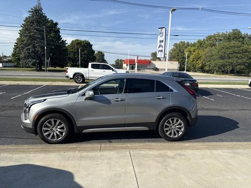 2023 Cadillac XT4 AWD Premium Luxury