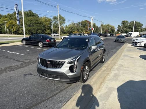 2023 Cadillac XT4 AWD Premium Luxury