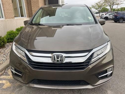 Pacific Pewter Metallic 2018 Honda Odyssey Elite