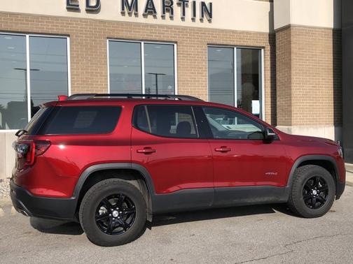 2023 GMC Acadia AT4