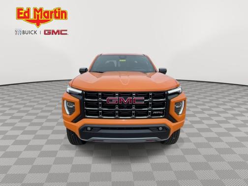 2025 GMC Canyon 4WD AT4