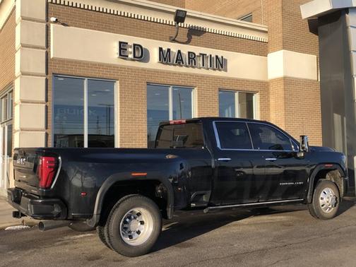 2025 GMC Sierra 3500 Denali