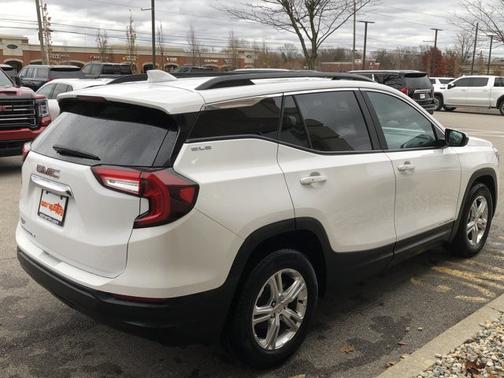 2022 GMC Terrain SLE