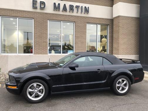 2006 Ford Mustang V6 Deluxe