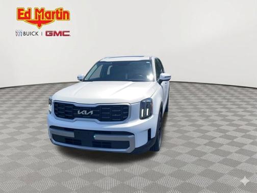 Glacial White Pearl 2023 Kia Telluride S