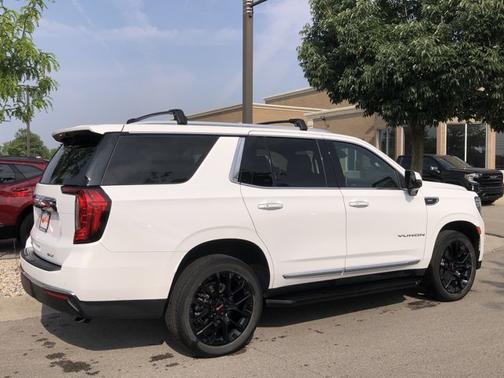 2022 GMC Yukon SLT