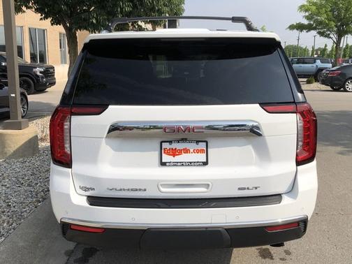 2022 GMC Yukon SLT