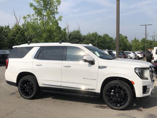 2022 GMC Yukon SLT