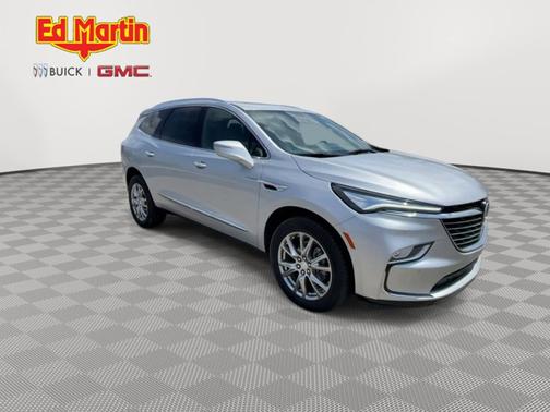 2022 Buick Enclave Essence