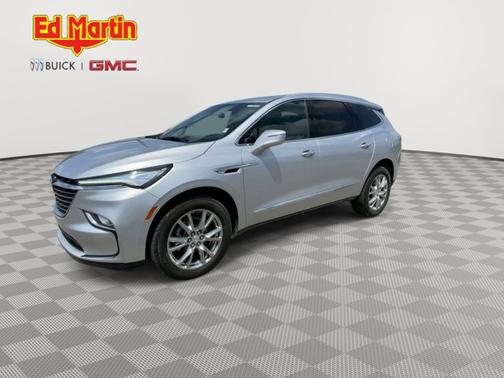 2022 Buick Enclave Essence