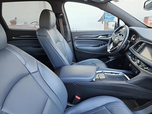 2022 Buick Enclave Essence