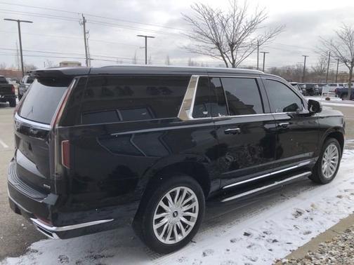 2022 Cadillac Escalade ESV Luxury