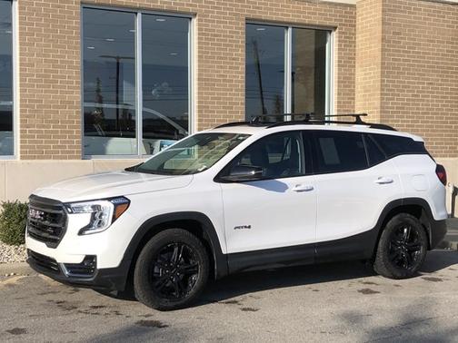 2023 GMC Terrain AT4