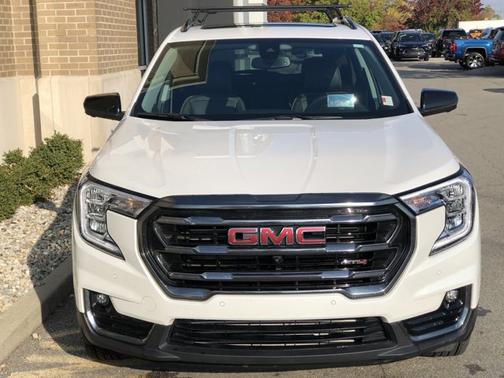 2023 GMC Terrain AT4