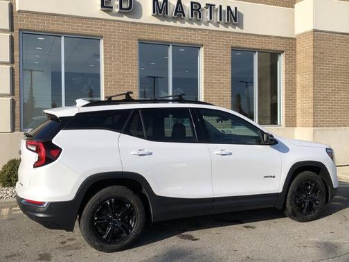 2023 GMC Terrain AT4