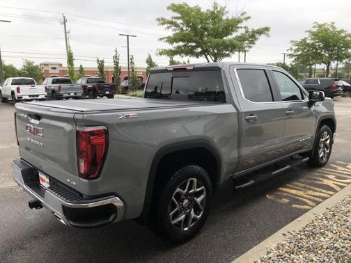 2024 GMC Sierra 1500 SLE