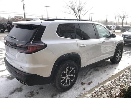2024 GMC Acadia AWD AT4
