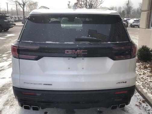 2024 GMC Acadia AWD AT4