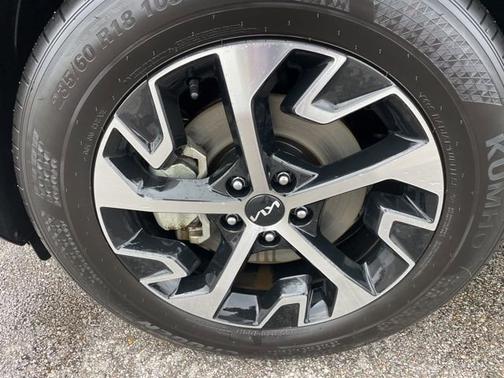 Everlasting Silver 2025 Kia Sportage EX