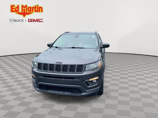 Granite Crystal Metallic Clearcoat 2018 Jeep Compass Altitude