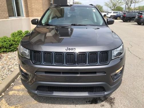 Granite Crystal Metallic Clearcoat 2018 Jeep Compass Altitude