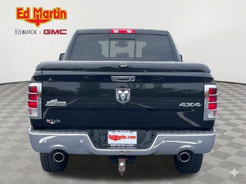 Brilliant Black Crystal Pearlcoat 2017 RAM 1500 Big Horn