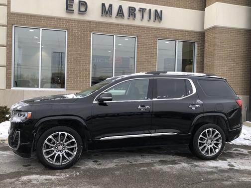 2023 GMC Acadia Denali