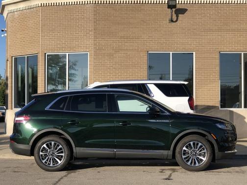 2021 Lincoln Nautilus Standard
