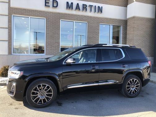2023 GMC Acadia Denali