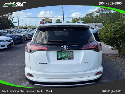 Super White 2016 Toyota RAV4 SE