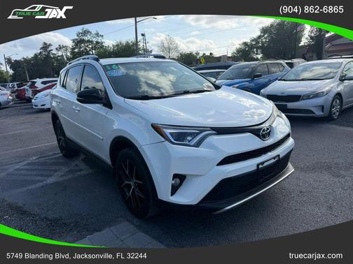 Super White 2016 Toyota RAV4 SE