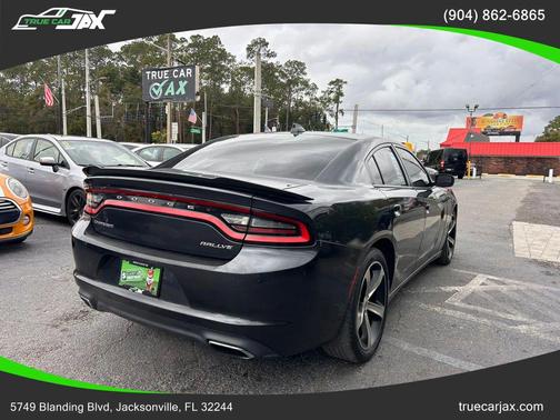 2017 Dodge Charger SXT