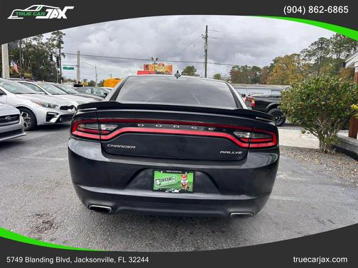 2017 Dodge Charger SXT
