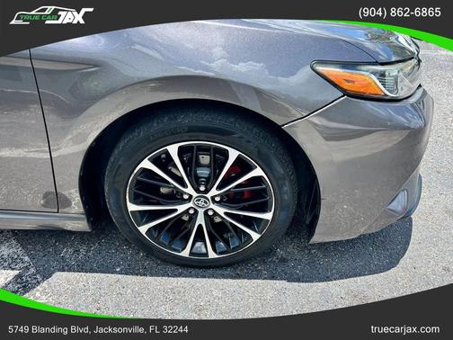 Gray 2018 Toyota Camry SE