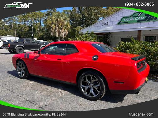 2017 Dodge Challenger SXT