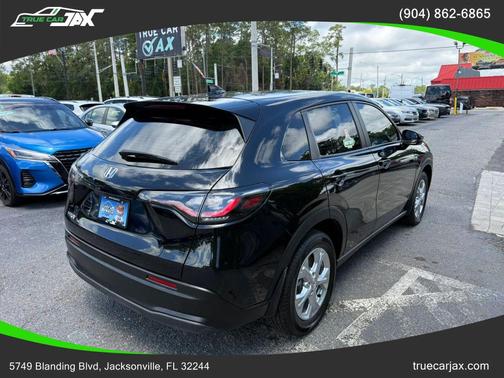 Crystal Black Pearl 2025 Honda HR-V LX