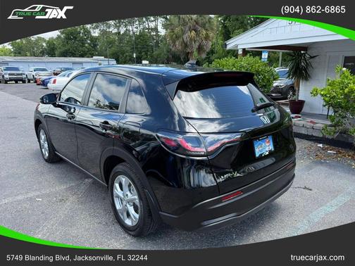 Crystal Black Pearl 2025 Honda HR-V LX