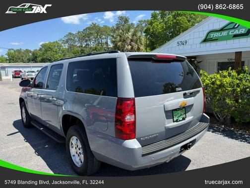 Gray 2014 Chevrolet Suburban 1500 LT