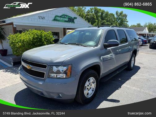 Gray 2014 Chevrolet Suburban 1500 LT
