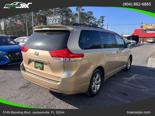 2012 Toyota Sienna LE