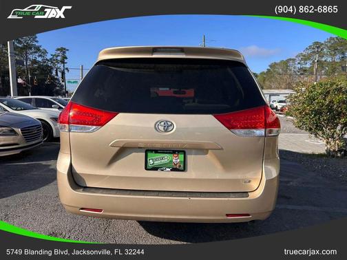 2012 Toyota Sienna LE