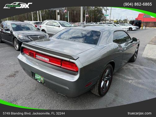 2012 Dodge Challenger SXT