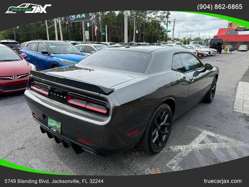 Granite Pearlcoat 2019 Dodge Challenger SXT