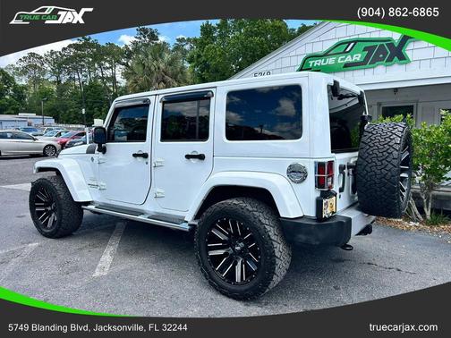 Bright White Clearcoat 2015 Jeep Wrangler Unlimited Sahara