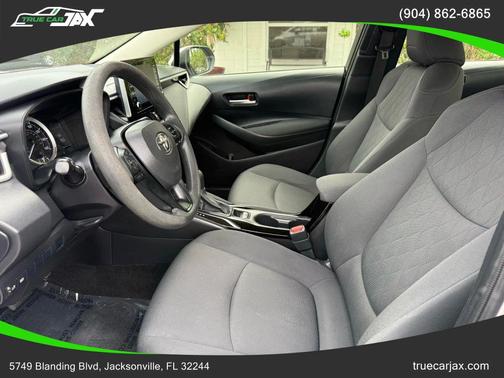Classic Silver Metallic 2021 Toyota Corolla LE