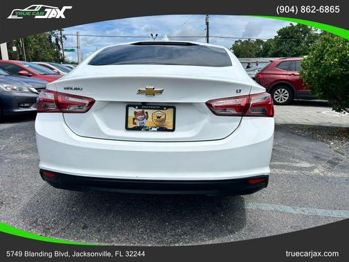 Summit White 2022 Chevrolet Malibu FWD LT