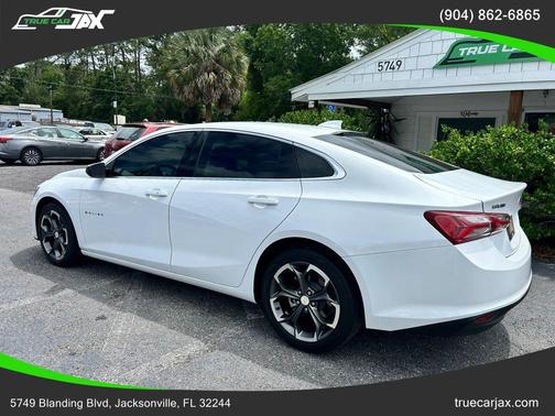 Summit White 2022 Chevrolet Malibu FWD LT